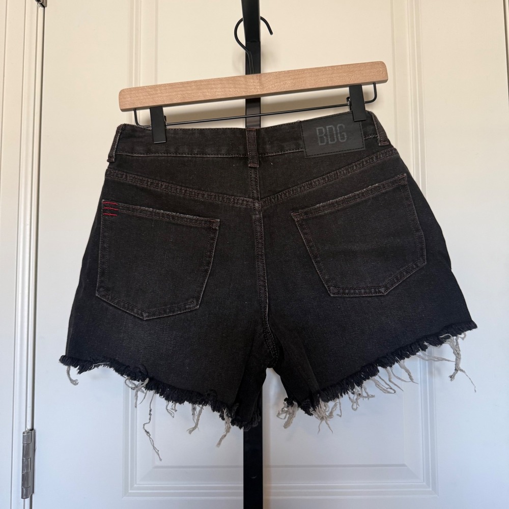 BDG Urban Outfitters A-Line Cutoff Denim Short Black Frayed Hem Size 26 - Picture 3 of 9